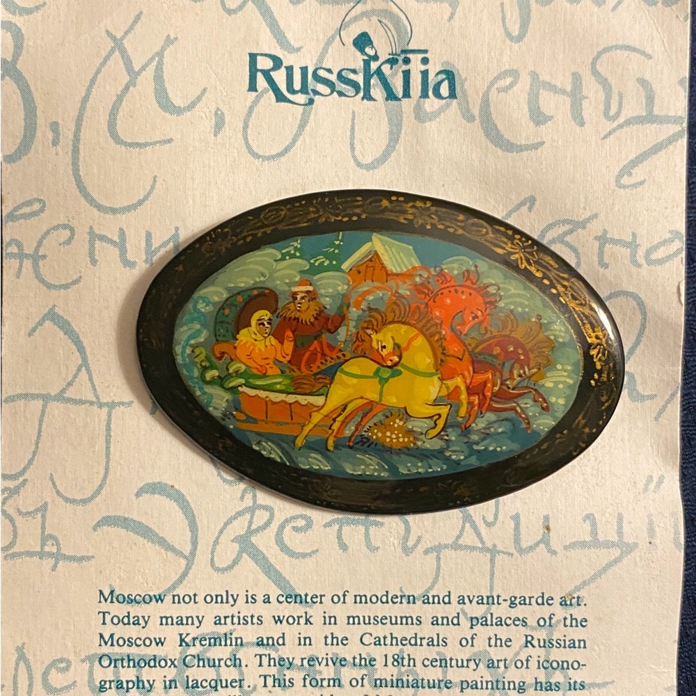 RussKiia Vintage Brooch-Hand Painted in Russia